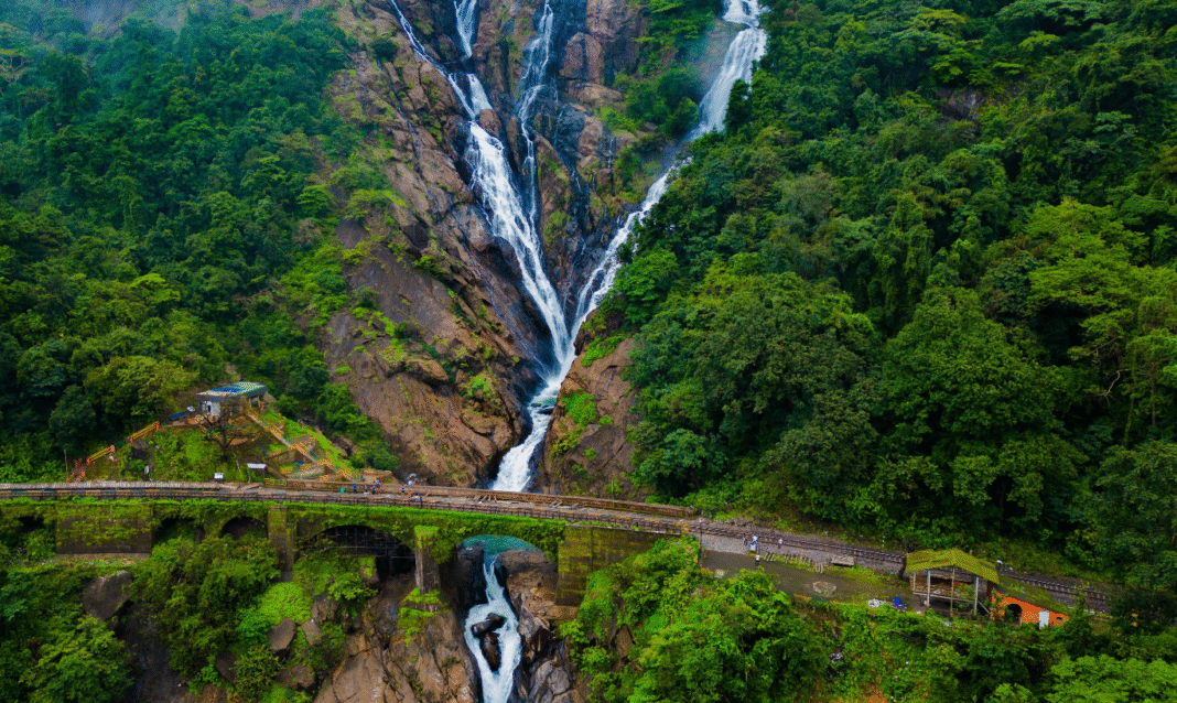 How to Reach Dudhsagar Waterfalls: A Complete Guide in 2025